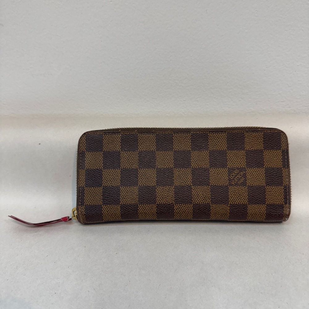 Authentic Louis Vuitton Zippy Wallet